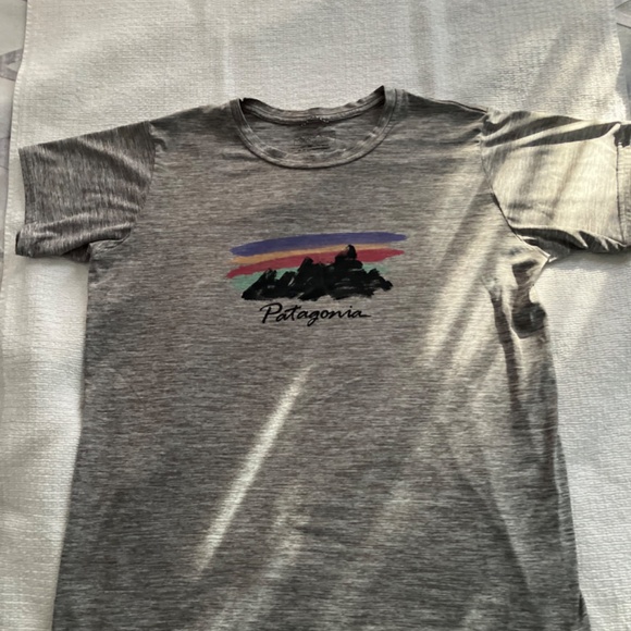 Patagonia yoga 2-Piece set Tshirt + Crops - Picture 8 of 12